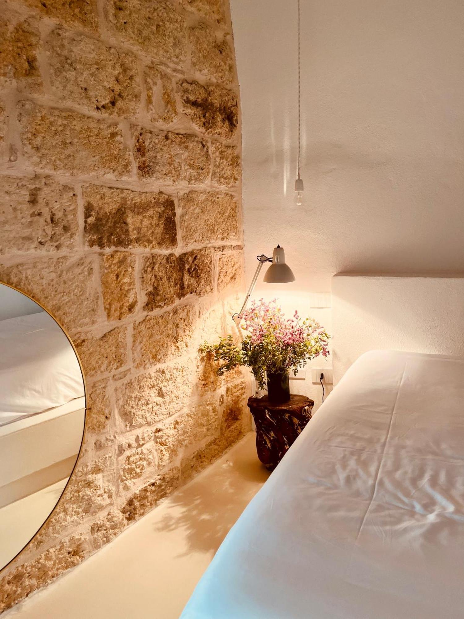Hydria Guest House Art Gallery Dimora D Artista Con Terrazza E Vasca Idromassaggio Nel Cuore Del Borgo Antico Artists Home With Terrace And Jacuzzi In The Heart Of The Old Town Acquaviva delle Fonti Eksteriør bilde